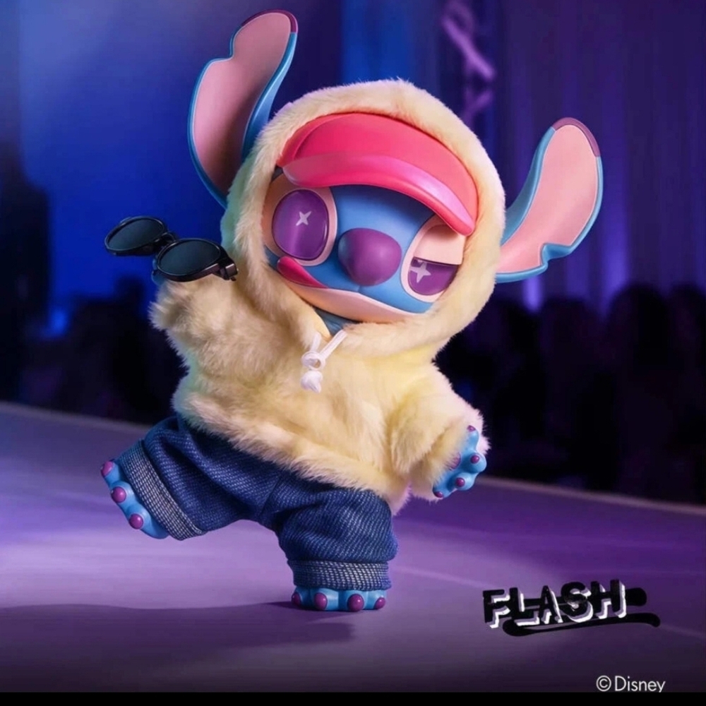 Flash- Miniso x Disney Stitch Gen Z Street Pendant